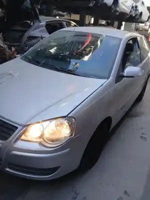Vehículo de desguace VOLKSWAGEN POLO (9N_, 9A_)  del año 2005 con motor BMS,BNV