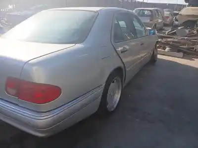 Vehículo de desguace MERCEDES-BENZ CLASE E (W210)  del año 1998 con motor M 113.940