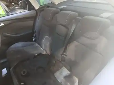 Veículo de Sucata ford focus iii sedán 1.6 tdci do ano 2011 alimentado t1db