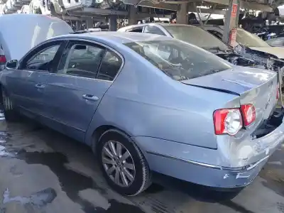 Véhicule à la ferraille VOLKSWAGEN PASSAT B6 (3C2)  de l'année 2009 alimenté CBD