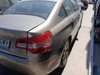 Veículo de Sucata citroen c5 iii (rd_) 2.0 hdi 140 do ano 2009 alimentado rhf