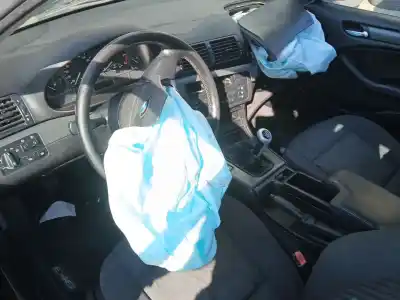 Scrapping Vehicle bmw 3 (e46) 318 i of the year 1999 powered 19-4e-1 g