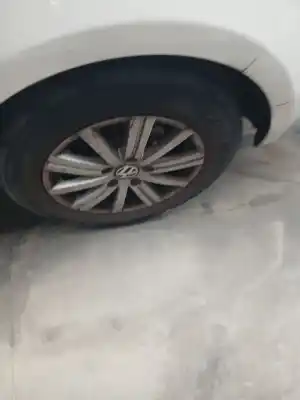 Veículo de Sucata VOLKSWAGEN GOLF VI (5K1) 1.6 TDI do ano 2010 alimentado CAYC