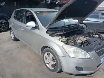 Veicolo di demolizione kia pro cee'd (ed) 1.6 crdi 90 dell'anno 2008 alimentato d4fb