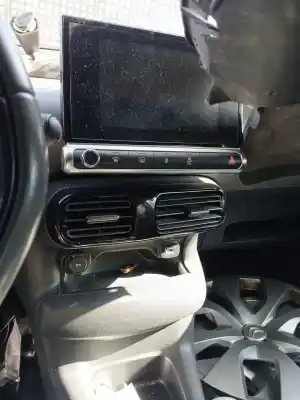 Здавання транспортного засобу citroen c4 cactus 1.2 vti 82 року 2015 потужний hm01