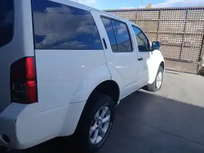 Veículo de Sucata nissan pathfinder iii (r51) 2.5 dci 4wd do ano 2011 alimentado yd25