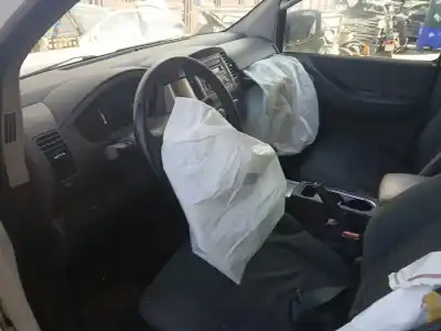 Veículo de Sucata nissan pathfinder iii (r51) 2.5 dci 4wd do ano 2011 alimentado yd25