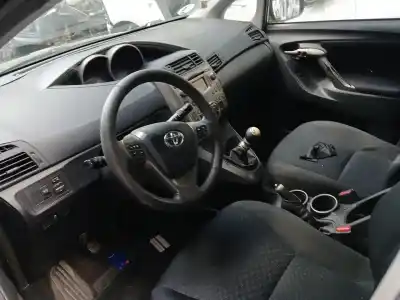 Sloopvoertuig toyota verso (_r2_) 2.0 d-4d (aur20_) van het jaar 2010 aangedreven 1ad