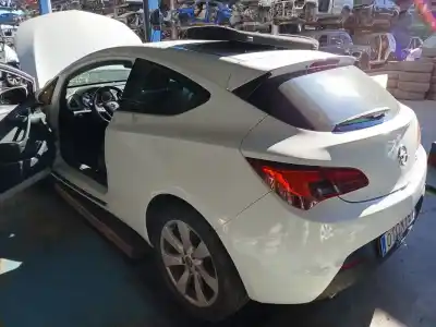Véhicule à la ferraille opel astra j gtc 1.4 (08) de l'année 2013 alimenté a 14 net,luj