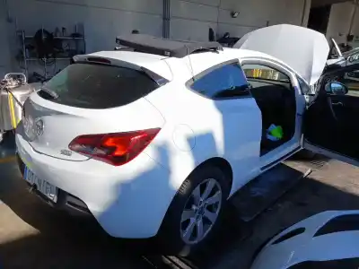 Véhicule à la ferraille opel astra j gtc 1.4 (08) de l'année 2013 alimenté a 14 net,luj