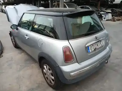 Véhicule à la ferraille mini mini (r50, r53) cooper de l'année 2002 alimenté w10b16a g