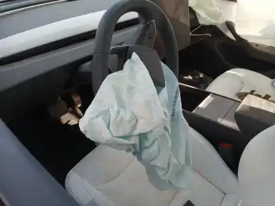 Véhicule à la ferraille tesla model 3 (5yj3) ev awd de l'année 2024 alimenté 3d3,3d7