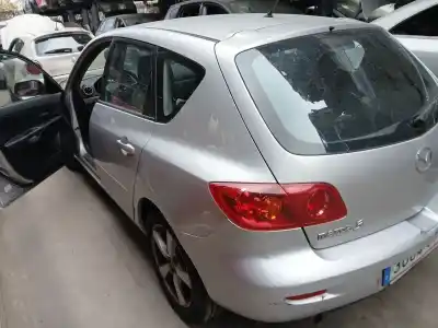 Véhicule à la ferraille MAZDA 3 (BK)  de l'année 2004 alimenté Z6