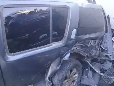 Veículo de Sucata nissan pathfinder iii (r51) 2.5 dci 4wd do ano 2006 alimentado yd25ddti