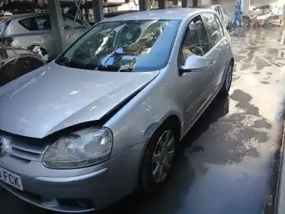Veicolo di demolizione volkswagen golf v (1k1) 1.9 tdi dell'anno 2006 alimentato bxe