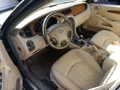 Veículo de Sucata jaguar x-type i (x400) 2.5 v6 a las 4 ruedas do ano 2002 alimentado xb
