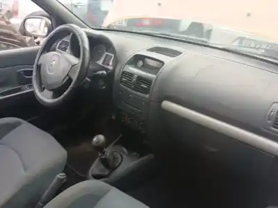 Veicolo di demolizione renault clio ii (bb_, cb_) 1.2 16v (bb05, bb0w, bb11, bb27, bb2t, bb2u, bb2v, cb05,... dell'anno 2002 alimentato d4f b7