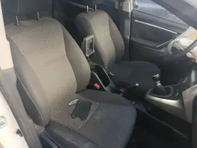 Véhicule à la ferraille TOYOTA VERSO (_R2_)  de l'année 2014 alimenté N47 C16 A