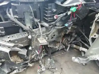 Veículo de Sucata renault megane iv berlina 5p 1.3 tce do ano 2019 alimentado h5h b4