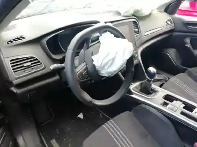 Veículo de Sucata renault megane iv berlina 5p 1.3 tce do ano 2019 alimentado h5h b4