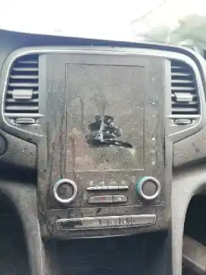 Veículo de Sucata renault megane iv berlina 5p 1.3 tce do ano 2019 alimentado h5h b4