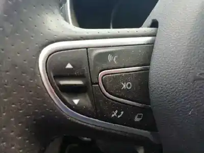 Veículo de Sucata renault megane iv berlina 5p 1.3 tce do ano 2019 alimentado h5h b4