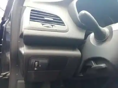 Veículo de Sucata renault megane iv berlina 5p 1.3 tce do ano 2019 alimentado h5h b4