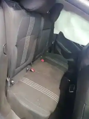 Veículo de Sucata renault megane iv berlina 5p 1.3 tce do ano 2019 alimentado h5h b4