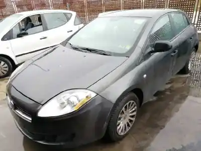 Veicolo di demolizione FIAT BRAVO II (198_) 1.4 (198AXA1B) dell'anno 2009 alimentato 192B2000