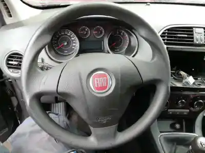 Vehicul casat fiat bravo ii (198_) 1.4 (198axa1b) al anului 2009 alimentat 192b2000