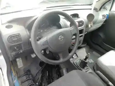 Здавання транспортного засобу opel corsa c club року 2002 потужний z12xe