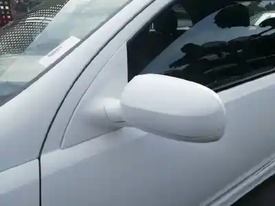 Здавання транспортного засобу opel corsa c club року 2002 потужний z12xe