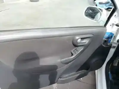 Здавання транспортного засобу opel corsa c club року 2002 потужний z12xe