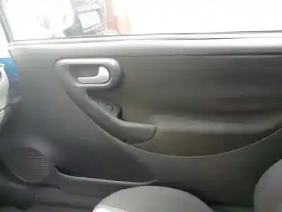 Здавання транспортного засобу opel corsa c club року 2002 потужний z12xe