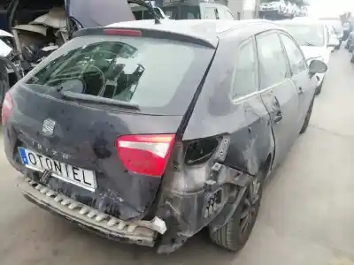 Veículo de Sucata seat ibiza st (6j8) style do ano 2011 alimentado cay