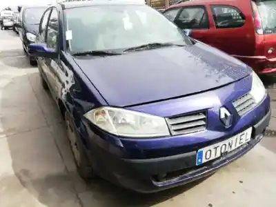 Verschrottungsfahrzeug RENAULT MEGANE II BERLINA 5P Confort Authentique des Jahres 2004 angetrieben F9Q B8