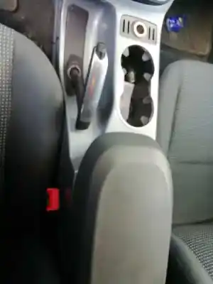 Здавання транспортного засобу ford c-max titanium року 2013 потужний pnda
