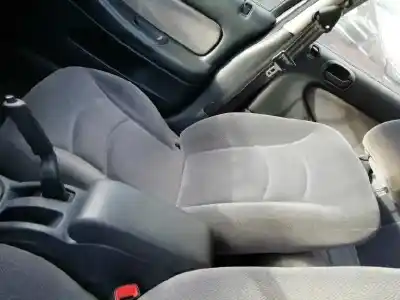 Veículo de Sucata chrysler sebring berlina (jr41) 2.0 16v cat do ano 2002 alimentado g 466