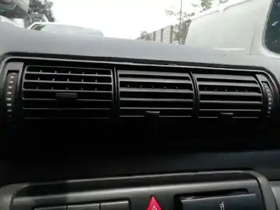 Veículo de Sucata audi a4 berlina (b5) 1.8 do ano 2000 alimentado avv