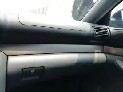 Veículo de Sucata audi a4 berlina (b5) 1.8 do ano 2000 alimentado avv