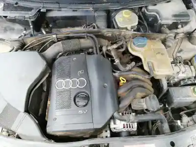 Veículo de Sucata audi a4 berlina (b5) 1.8 do ano 2000 alimentado avv