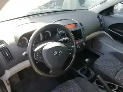 Veicolo di demolizione kia cee´d sporty wagon ex dell'anno 2007 alimentato d4fbl-ul