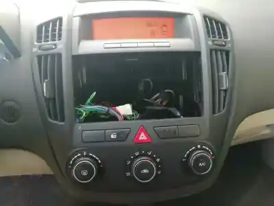 Veicolo di demolizione kia cee´d sporty wagon ex dell'anno 2007 alimentato d4fbl-ul