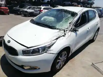 Veículo de Sucata kia pro cee´d (jd) 1.4 crdi 90 do ano 2015 alimentado d4fc