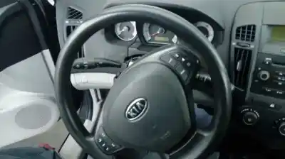 Veículo de Sucata kia cee´d sporty wagon ex do ano 2008 alimentado d4fbl-ul