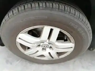 Verschrottungsfahrzeug volkswagen golf iv berlina (1j1) 2.3 v5 cat (agz) des jahres 2000 angetrieben agz