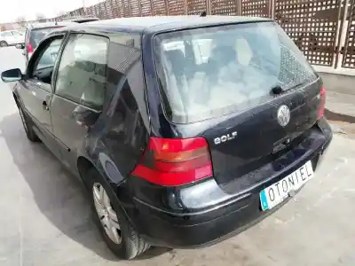 Verschrottungsfahrzeug volkswagen golf iv berlina (1j1) 2.3 v5 cat (agz) des jahres 2000 angetrieben agz
