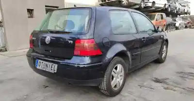 Verschrottungsfahrzeug volkswagen golf iv berlina (1j1) 2.3 v5 cat (agz) des jahres 2000 angetrieben agz