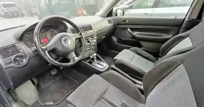 Verschrottungsfahrzeug volkswagen golf iv berlina (1j1) 2.3 v5 cat (agz) des jahres 2000 angetrieben agz