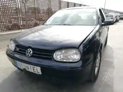 Verschrottungsfahrzeug volkswagen golf iv berlina (1j1) 2.3 v5 cat (agz) des jahres 2000 angetrieben agz